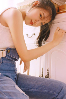美女黄濒